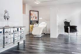 Buchen sie jetzt ihren termin für wimpernverlängerung, kosmetik oder haarentfernung bei bellevue direkt online. Luxus Beauty Dusseldorf Kosmetikstudio In Altstadt Dusseldorf Treatwell