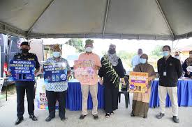 We did not find results for: Photo Gallery Category Program Imunisasi Covid 19 Malaysia Prihatin Di Kampung Orang Asli Sungai Teras Slim River Perak Pada 6 April 2021 Image Program Imunisasi Covid 19 Malaysia Prihatin Di Kampung Orang
