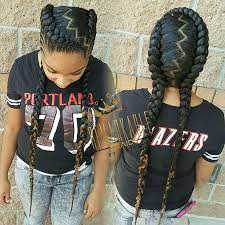Two Feed In Braids With Small Cornrows On The Sides Fashion She Say It Remind Her Of Iamcardib Hairstyles Feed In Braids Hairstyles Feed In Braid Hair Styles