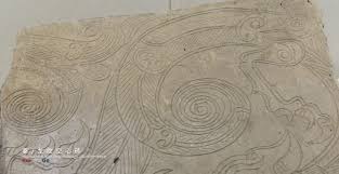 秦龙纹空心砖陕西历史博物馆藏the qin dynasty 221 207 bc hollow brick with dragon design shaanxi history museum 残存长方形一面模印龙纹用来铺设踏步秦灭六国以水德代周火德 home decor decor sculpture
