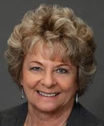 Lisa Sperling's Instagram, Twitter & Facebook