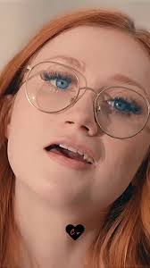 Deanne Williams's Instagram, Twitter & Facebook