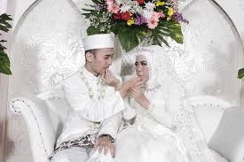 Foto studio pengantin sunda indoor / busana pengantin jawa paes muslim modern reviewed by maxenzy on juli 12, 2021 rating: Foto Pernikahan Adat Sunda Jasa Foto Wedding Prewedding Dekorasi Wedding Catering Murah Di Bogor Depok Bekasi Jakarta Call Info 085281505444