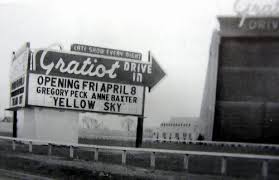 Gratiot Drive In Theatre Roseville Mi Drive In Theater Drive In Movie Roseville Michigan