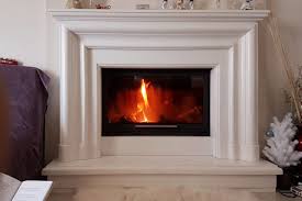Le nostre cornici in marmo, in pietra e in travertino valorizzano rivestimenti, boiserie, specchi, porte e camini aggiungendo prestigio ad ogni ambiente interno. Rivestimenti Per Camini In Marmo Moderni Classici Antichi Navoni Marmi