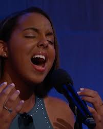 She SINGS 🎶 her McDonald’s order—leaves everyone SHOOK! 🍟😲