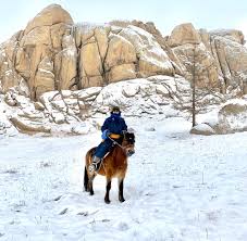 冬のモンゴルの服装を上から下まで全解説！冬乗馬や遊牧民宅で凍えず快適に過ごすための服装８選 - モンゴル旅行情報