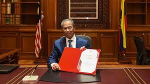 Muhyiddin yassin has announced a new rm150 billion package with rm10 billion in a direct fiscal injection. Banyak Dicibir Kelompok Kontra Pm Malaysia Muhyiddin Yassin Dengarkan Aku Bukanlah Pengkhianat Tribunnewswiki Com Mobile