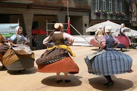 It is known for a 2013 case of animal abuse and a 2018 case of psychological and physical abuse of three recruits that resulted in the death of one and the dissolution. Albvereinsfest 2008 In Tubingen Koninklijke Volkskunstgroep Reuzegom Aus Leuven In Belgien