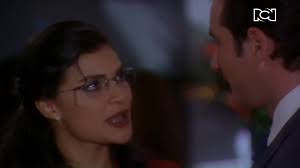 Tras manifestarle su necesidad de dinero a Betty, Daniel hace incómodos  comentarios hacia Beatriz, situación que genera una reacción inesperada  hacia él. 😠 #BettyLaFea