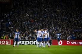 O acordo que permitiu a transmissão dos jogos de selecção nacional para portugal foi ontem, ao fim da tarde, selado nas instalações da rtp entre medialuso e a. Sem Publico Cinco Substituicoes E Muitos Testes A Covid 19 Assim Sera O Regresso Do Futebol Em Portugal I Liga Publico