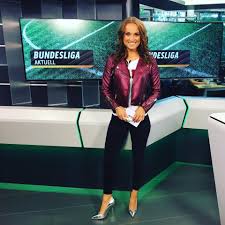 Sie arbeitete bereits für sport1, magentasport und aktuell für sky. Nele Schenker Ready Fur Bundesliga Aktuell Wir Starten Facebook