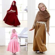 Busana muslim gamis untuk anak perempuan muslimah. 20 Desain Model Baju Muslim Anak Perempuan Terbaru 2018