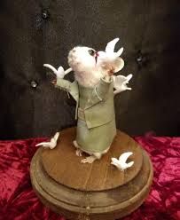 The Birds Taxidermy Mouse Etsy Bird Taxidermy Taxidermy Funny Taxidermy