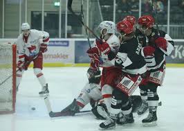 Duisburg Rutscht In Halle Zum Auftakt Bose Aus Ost Meister Leipzig Souveran Und Neuwied Uberrascht In Essen Eishockey News