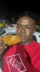 Eat and look good 😂💯