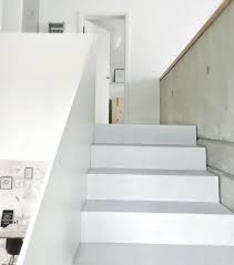 Treppenhaus Ansicht Betontreppe Sichtbeton Holzundbeton Treppengelander Whiteandwood Treppe Haus Treppe Treppenhaus