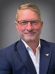 Chris Brownell's Instagram, Twitter & Facebook