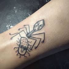 My ear, extending down the length of my neck, and i fell asleep through it. Ugly Tattoo Artist Helena Fernandes Malfeitona 27 5c9c7cf66fd2e 700 Sarcasm Co