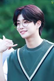 The debut astro ep spring up was released in 2016. ì— ì œì´ ê¹€ë¬­ì¤€ Mj Kim Myung Jun Emchzhej Kim Myon Dzhun Astro Astro Kpop Astro Boy