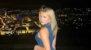 Woman who quit sports bar after being bombarded with beer cans now makes  £200k selling raunchy pictures - CoventryLive