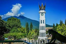Dengan penataan taman pedestrian yang memukau. Bukittinggi Clock Tower Aktuelle 2021 Lohnt Es Sich Mit Fotos Tripadvisor