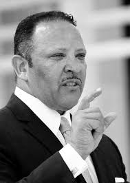 Hundreds Salute Wade's 42nd Pastoral Anniversary