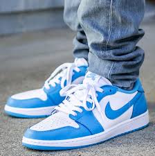 Pin On Sneakers