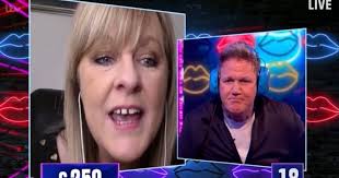 Gordon ramsay's own kitchens are run tightly for sure, but i strongly doubt he lashes out (or used to gordon ramsay is a perfectionist when it comes to fine dining. Saturday Night Takeaway Fans Are Disgusted As Gordon Ramsay Insults Women S Teeth London News Time