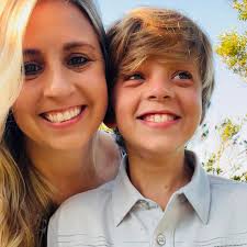 Just wanted to brag about my dad for a moment. Troy Brinkley is a native to  the Wickenburg/Congress area. He's been painting western art as a hobby for  the last 25+ years.