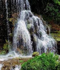 Cascada toplita este singura de acest fel din. Facebook