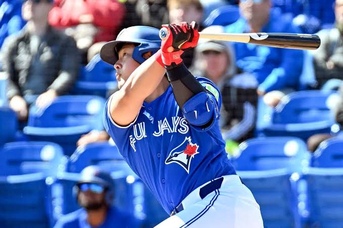 Toronto Blue Jays' Kazuma Okamoto Blasts 1st HR of Spring - The Japan News