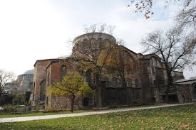 Το έξοχο καμπαναριό στην ιστορική εκκλησία των αγίων θεοδώρων στην κωνσταντινούπολη. Agia Eirhnh Pshfiako Arxeio Ellhnikoy Politismoy