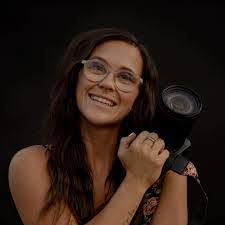 Kami White's Instagram, Twitter & Facebook