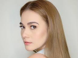 Bea Alonzo explains Gerald Anderson's photo with family