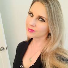 I'm excited to announce my new role as a Mid-Market Account Executive with  EveryoneSocial. This is a great opportunity for me to expand my skills and  grow my career! I'm so looking