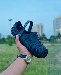 New Cave Crocs/ Clog Unisex – skylaar