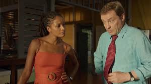 Ardal o'hanlon (/ oʊ ˈ h æ n l ə n /; Death In Paradise 2011