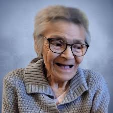 Mme Élizabeth Petiquay