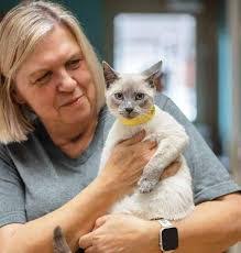 Eleanor Burnham's Instagram, Twitter & Facebook