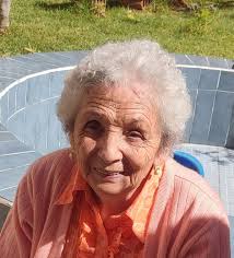 Tu ausencia duele, pero tu recuerdo es un refugio de Paz. Mamacita amada  Cumpliste como hija, esposa, madre, abuela, bisabuela, fuiste un gran  ejemplo de vida. Donde estuviste destacaste. Dejas una gran