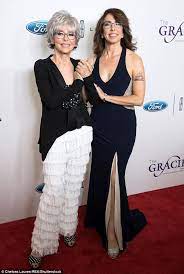 Rita moreno's love life was a dramatic one. West Side Story S Rita Moreno Poses With Look Alike Daughter Fernanda Daily Mail Online