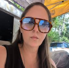 Labs like Barksdale need to have bedtime boops. 💖🤣💖🤣