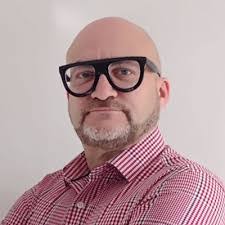 Robert Penton's Instagram, Twitter & Facebook