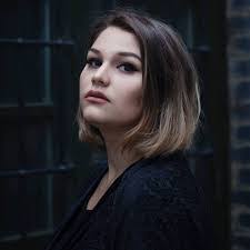 Melissa Kirby's Instagram, Twitter & Facebook