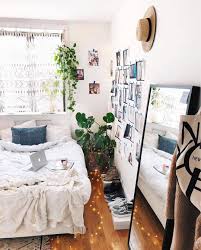 2 620 Likes 2 Comments Urban Outfitters Home Urbanoutfittershome On Instagram How Viktoria Da Urban Outfitters Bedroom Room Inspiration Bedroom Design