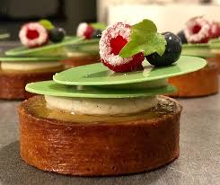 Tartelettes Citron Fruits Rouges Inspirees D Antonio Bachour Caramel Beurre Sucre Citron Fruit Tartelettes Citron Recette Tarte Au Citron