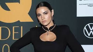 At around 4:40, the interviewer brings up wills and questions the credibility. Maite Perroni Demandara A Claudia Martin Por Difamacion