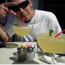 Stream Chris Aviles music