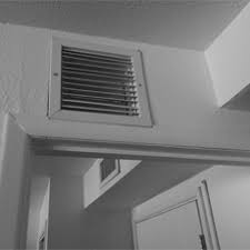Terlebih untuk kamar mandi yang menghasilkan uap air dengan temperatur tinggi, ventilasi udara berfungsi untuk mengatur dan melancarkan pola sirkulasi udara sehingga menambah kenyamanan kamu saat melakukan aktivitas di kamar mandi. Ventilasi Udara Pintu Kamar Mandi